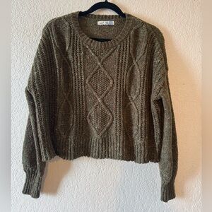 Textured, crop top Knit Sweater in Olive